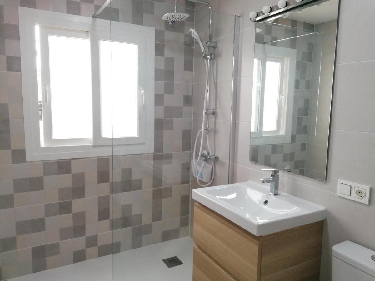 Apartamento Suite Arco De La Villa,Solo Familia Y Parejas,Parking Gratuito Conil De La Frontera Luaran gambar